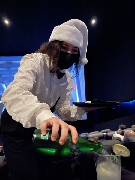 Service au fauteuil, Pathé Beaugrenelle, ici assuré par "Clary"