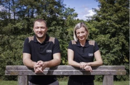 Nicolas Bensussan et Lucie Gillioz, coprésentateurs de "Chasse & Pêche, le mag".