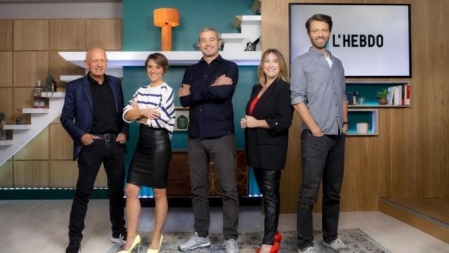 Jean-Michel Apathie, Mélanie Taravant, Ali Baddou, Eva Roque et Antoine Genton.